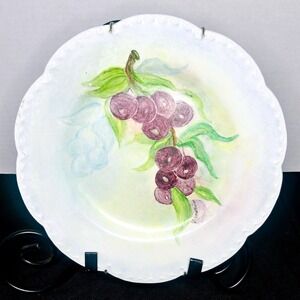Johnson Bros England ~VTG 10 in. Rd Decorative Plate Purple Grapes~ Hand Painted